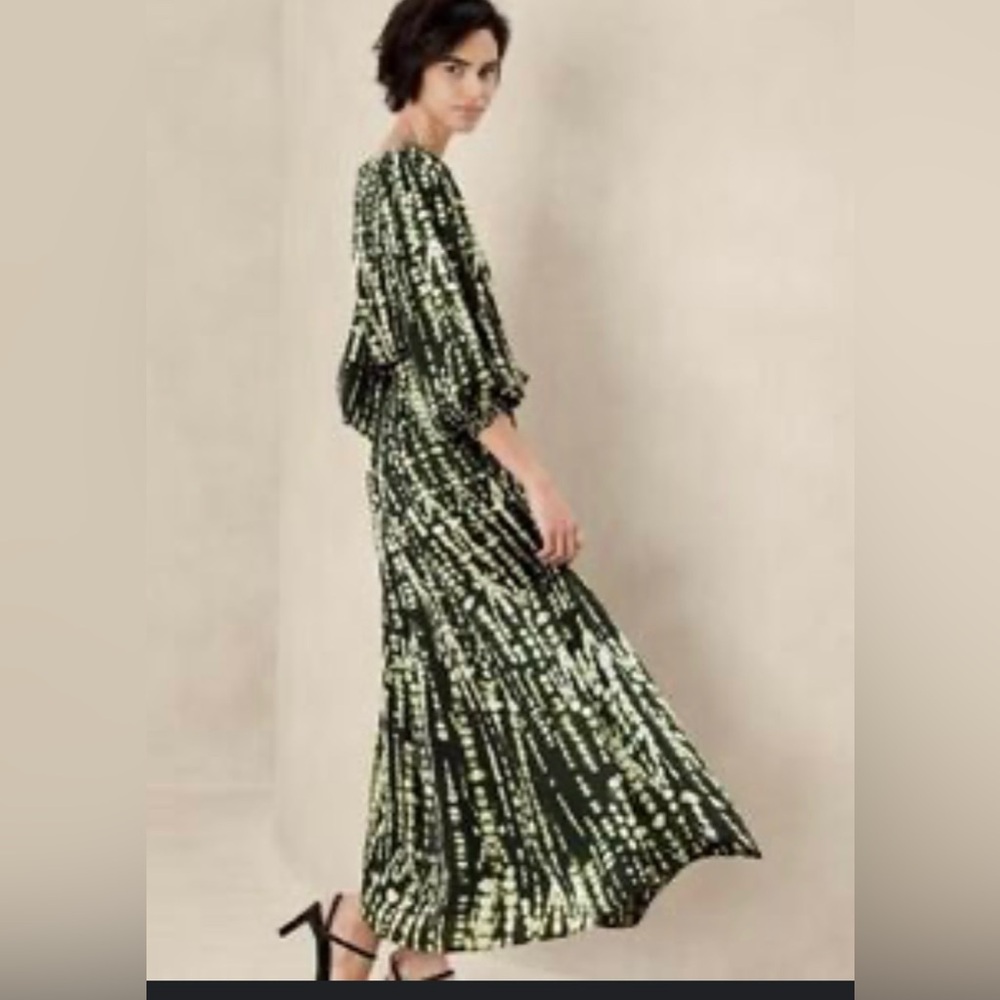 Banana Republic Black, Cream and Olive Patterned Dress